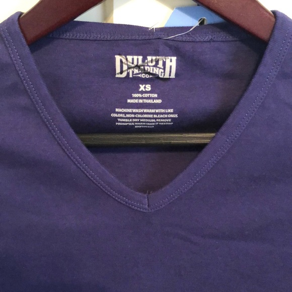Duluth Trading Co. Longtail V Neck T Shirt - Picture 2 of 7